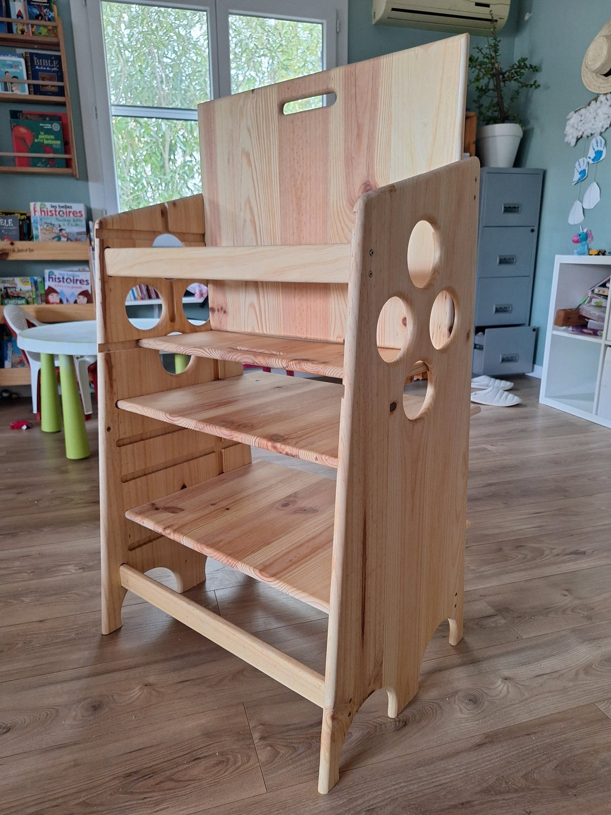 Tour Montessori convertible qui se transforme en chaise haute pour jumeaux